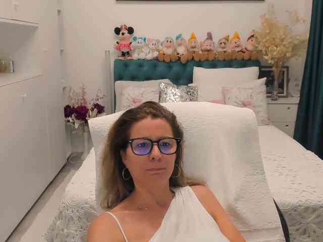 SalomeJade webcam