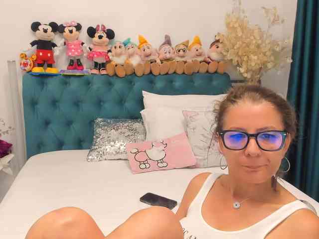 SalomeJade webcam