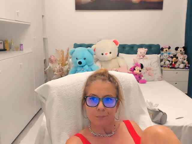SalomeJade webcam