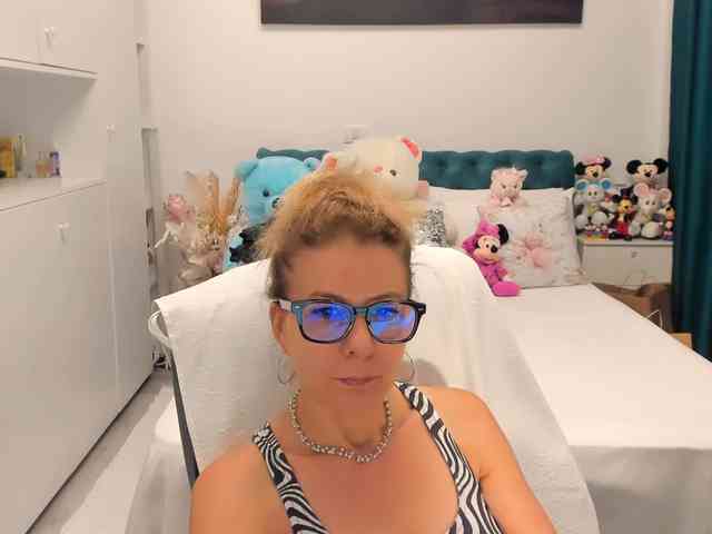 SalomeJade webcam