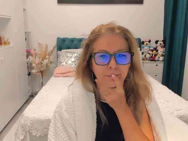 SalomeJade webcam