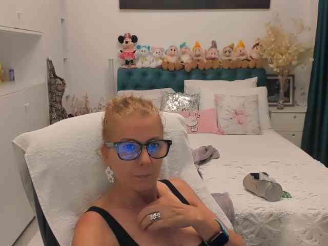 SalomeJade webcam