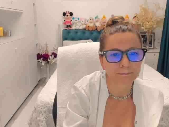 SalomeJade webcam