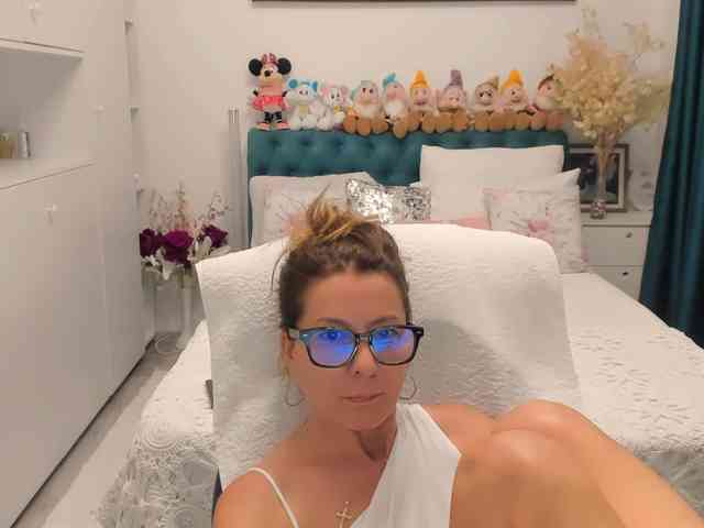 SalomeJade webcam