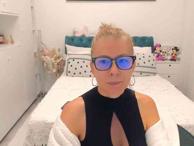 SalomeJade webcam