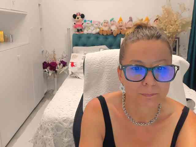 SalomeJade webcam