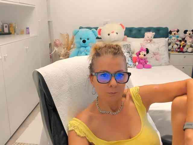 SalomeJade webcam