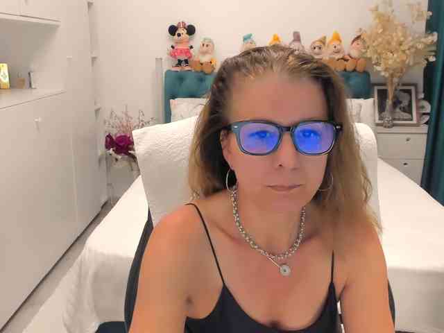 SalomeJade webcam