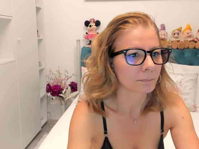 SalomeJade webcam