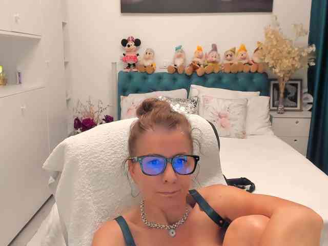 SalomeJade webcam
