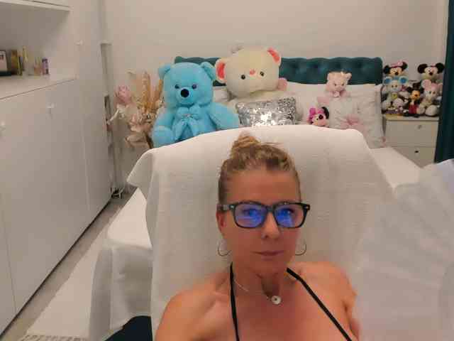 SalomeJade webcam