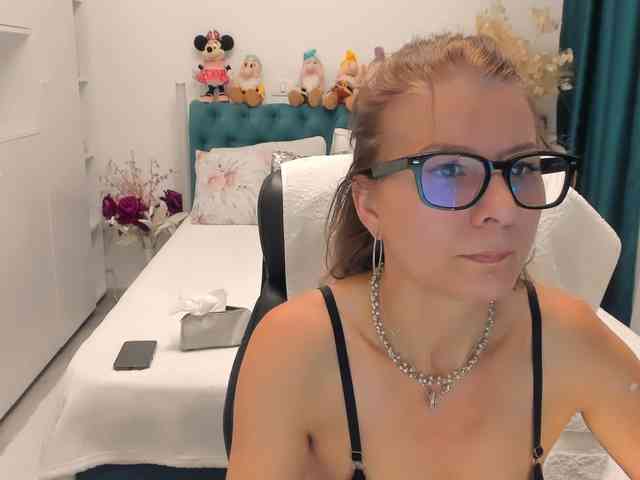 SalomeJade webcam