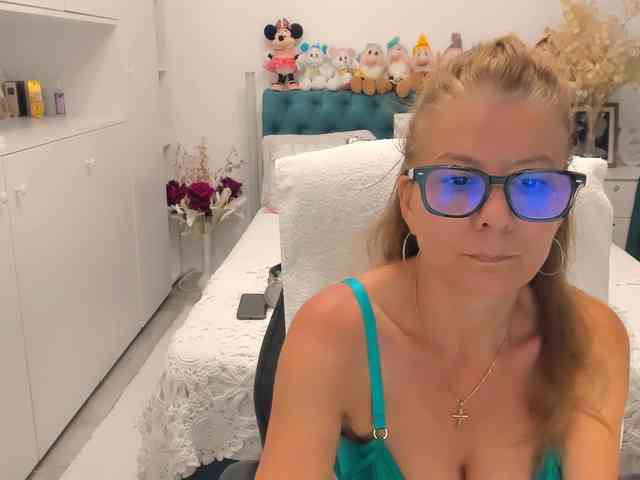 SalomeJade webcam