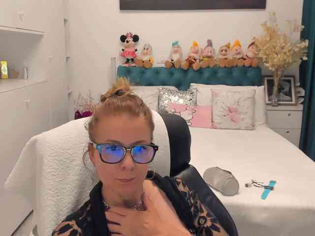 SalomeJade webcam
