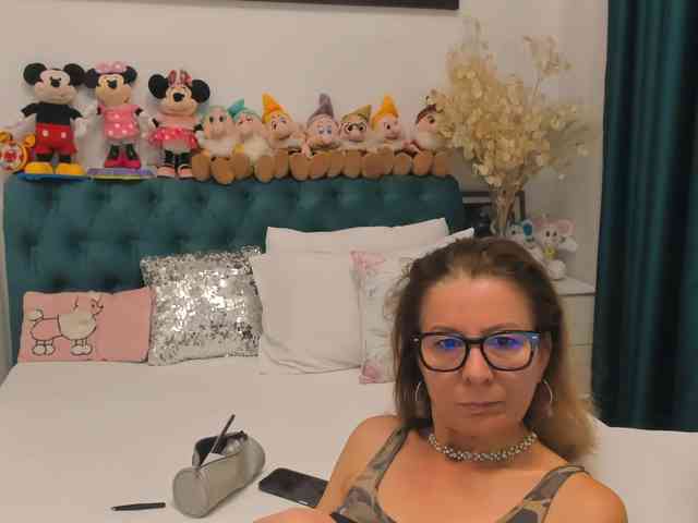 SalomeJade webcam