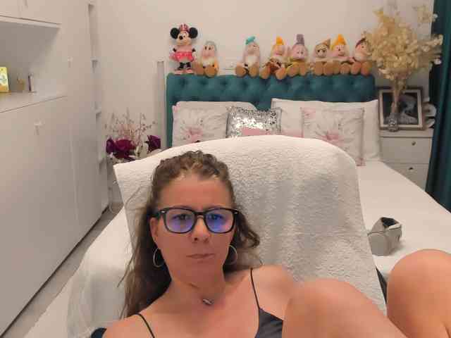 SalomeJade Live Webcam on BongaCams