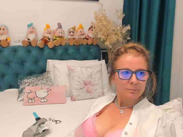 SalomeJade webcam