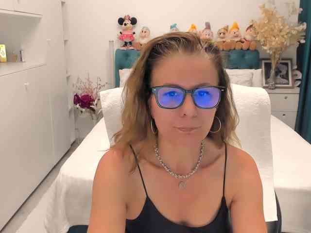 SalomeJade webcam