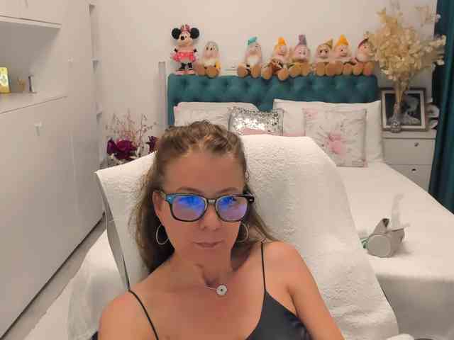 SalomeJade webcam