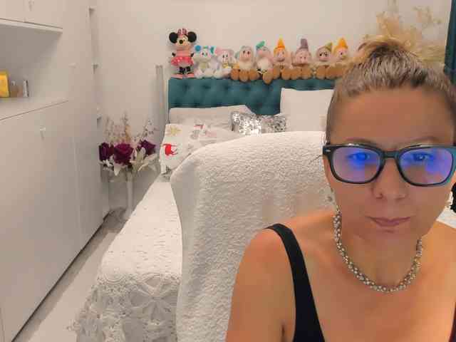 SalomeJade webcam
