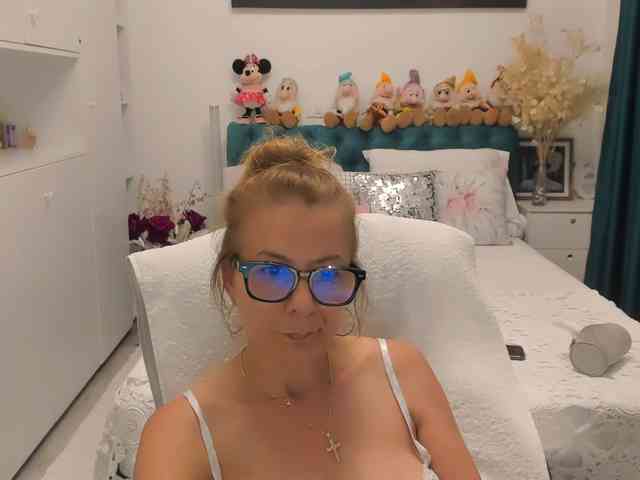 SalomeJade webcam