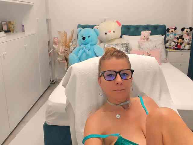 SalomeJade webcam