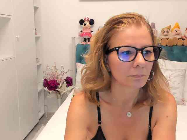 SalomeJade webcam