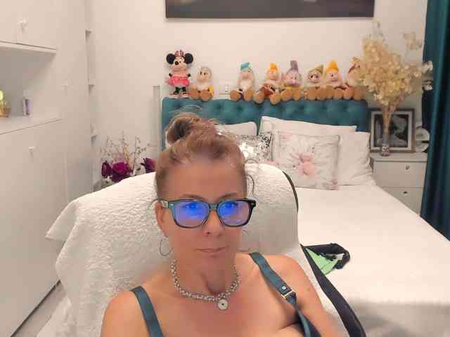 SalomeJade webcam