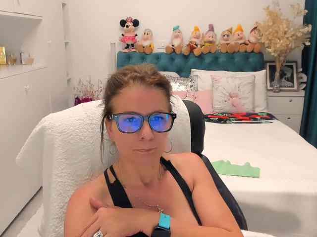 SalomeJade webcam