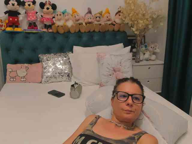 SalomeJade webcam