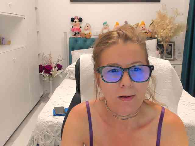 SalomeJade webcam