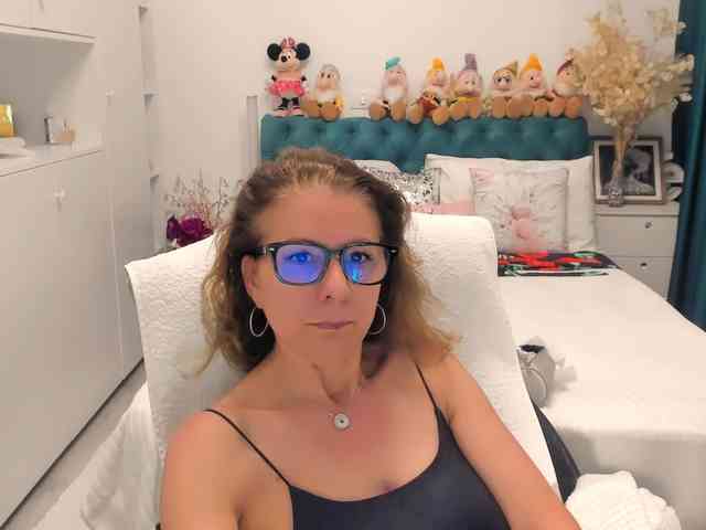 SalomeJade webcam