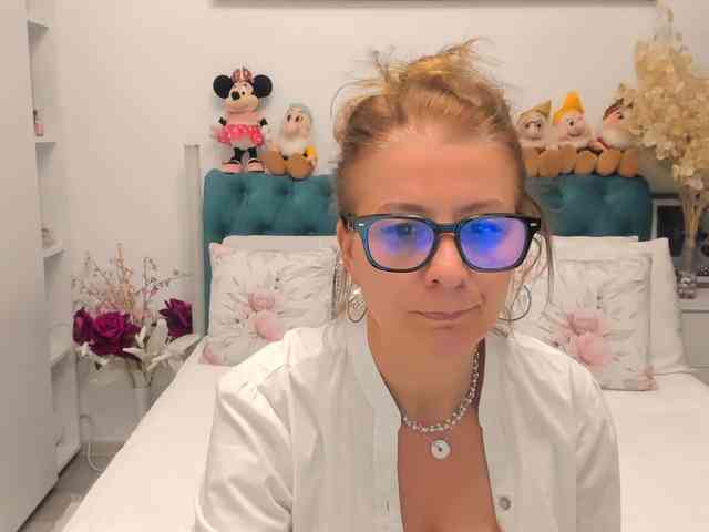 SalomeJade webcam