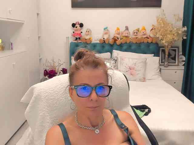 SalomeJade webcam