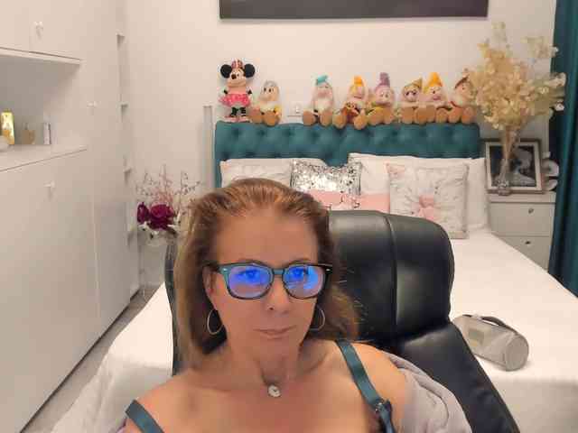SalomeJade webcam