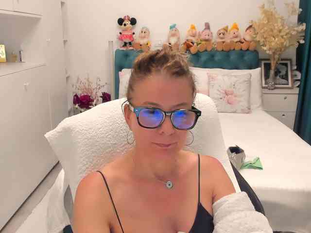 SalomeJade webcam