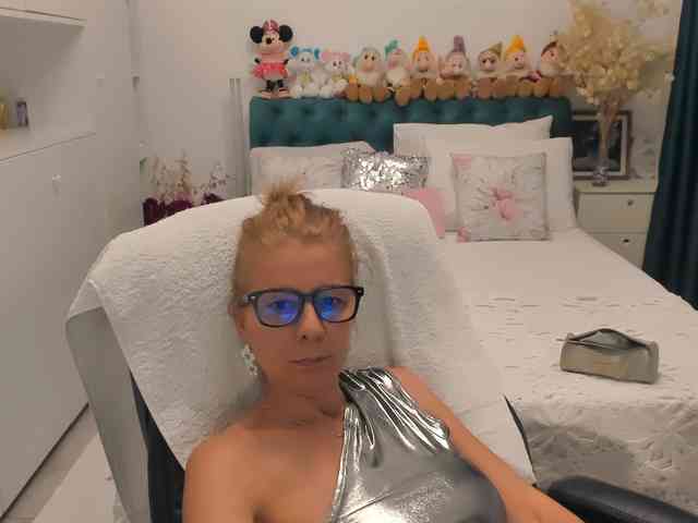 SalomeJade webcam