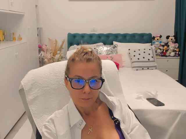 SalomeJade webcam