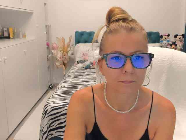 SalomeJade webcam