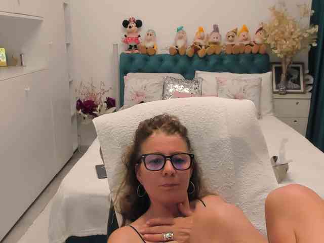 SalomeJade webcam