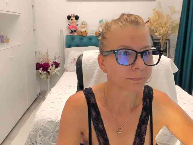 SalomeJade webcam