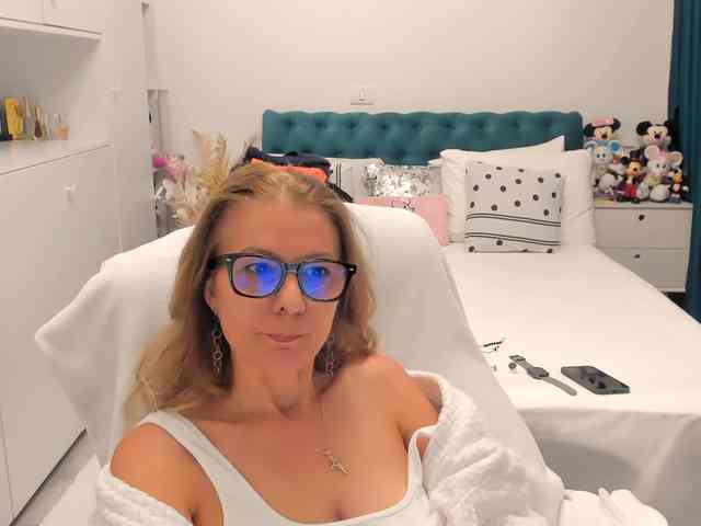 SalomeJade webcam