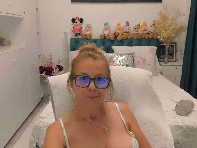 SalomeJade webcam