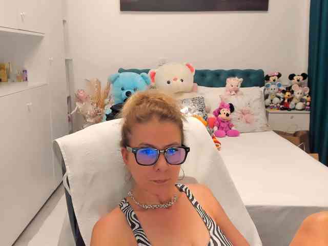 SalomeJade webcam