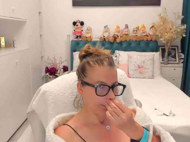 SalomeJade webcam