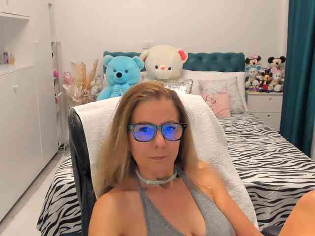 SalomeJade webcam