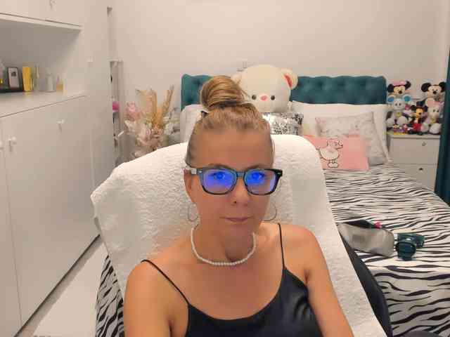 SalomeJade webcam