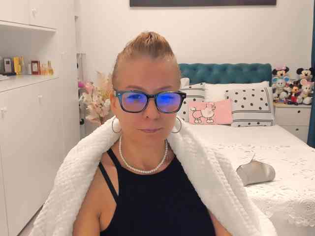 SalomeJade webcam