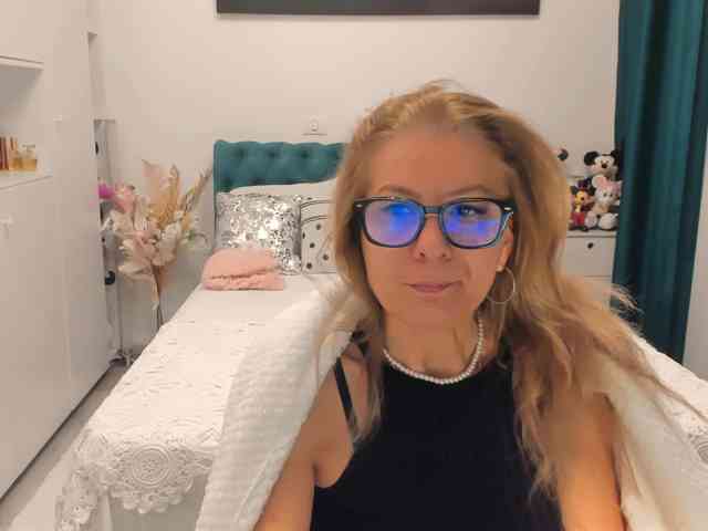 SalomeJade webcam