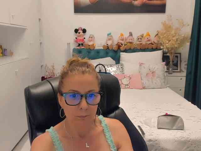 SalomeJade webcam